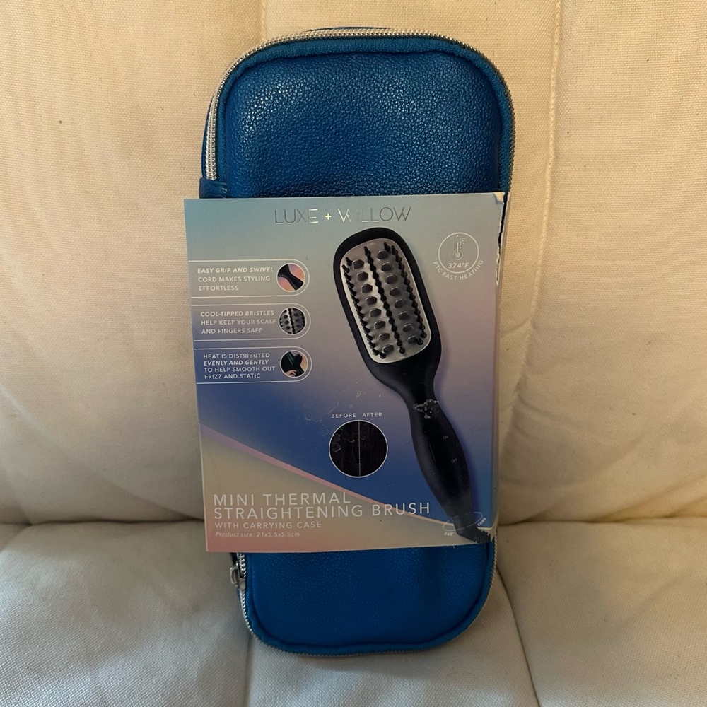 Luxe + Willow Mini Thermal Straighening Brush